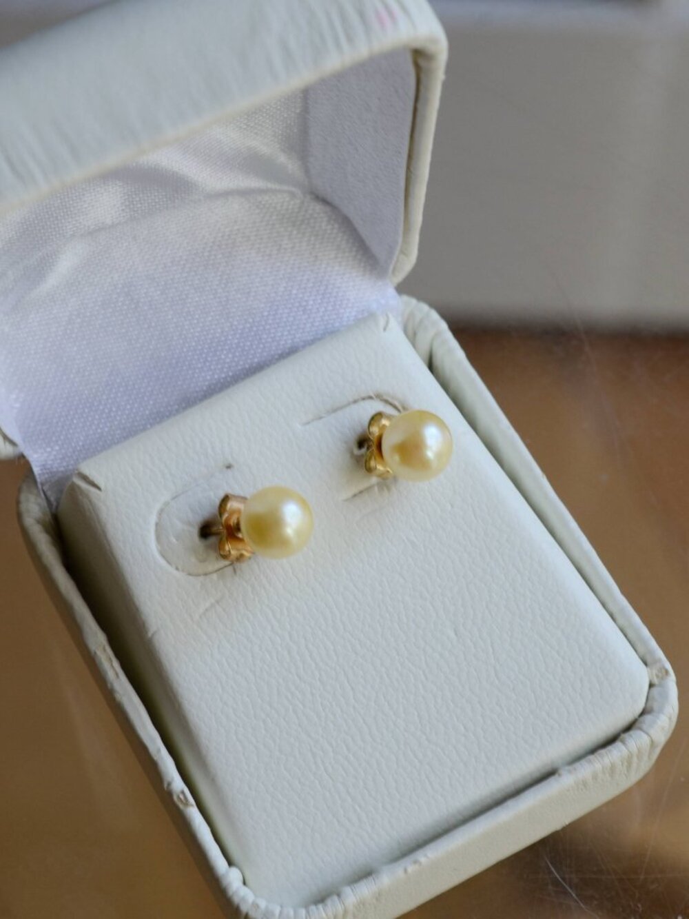 14/20K Gold Filled Pearl Earrings - Picture 2 of 7